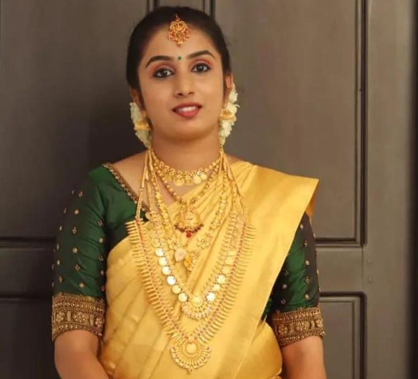 LAKHME BEAUTY PARLOUR THALASSERY