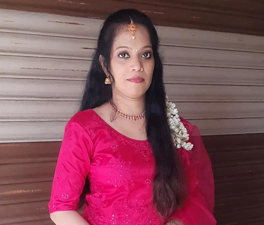 LAKHME BEAUTY PARLOUR THALASSERY